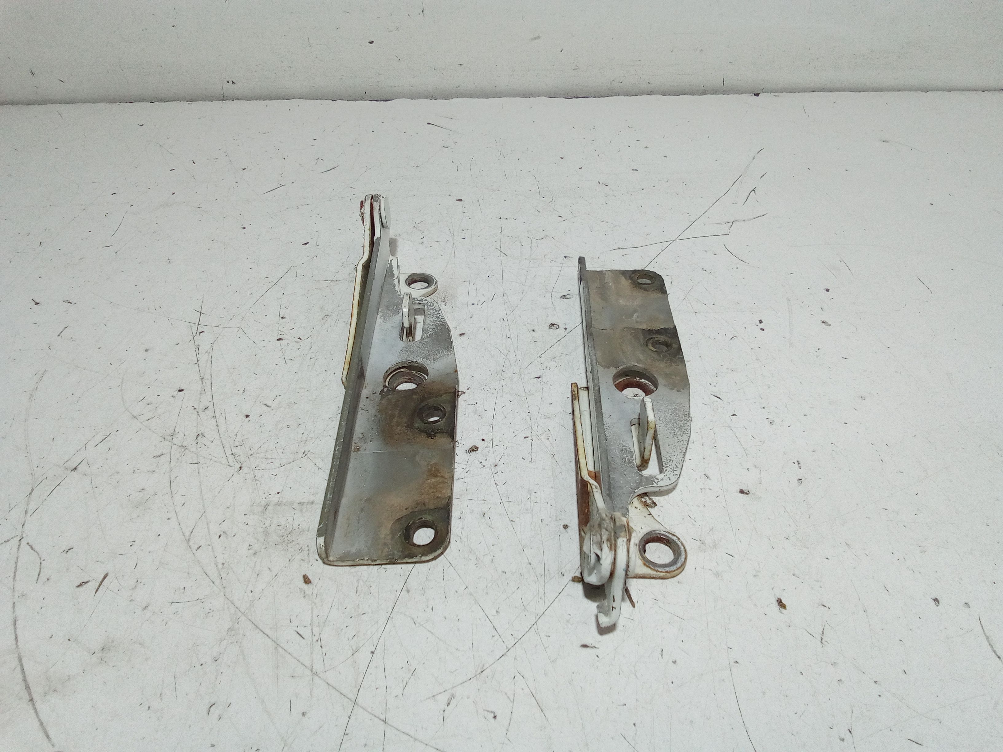 Cerniere cofano anteriore dx e sx NISSAN Terrano 2 2 Serie