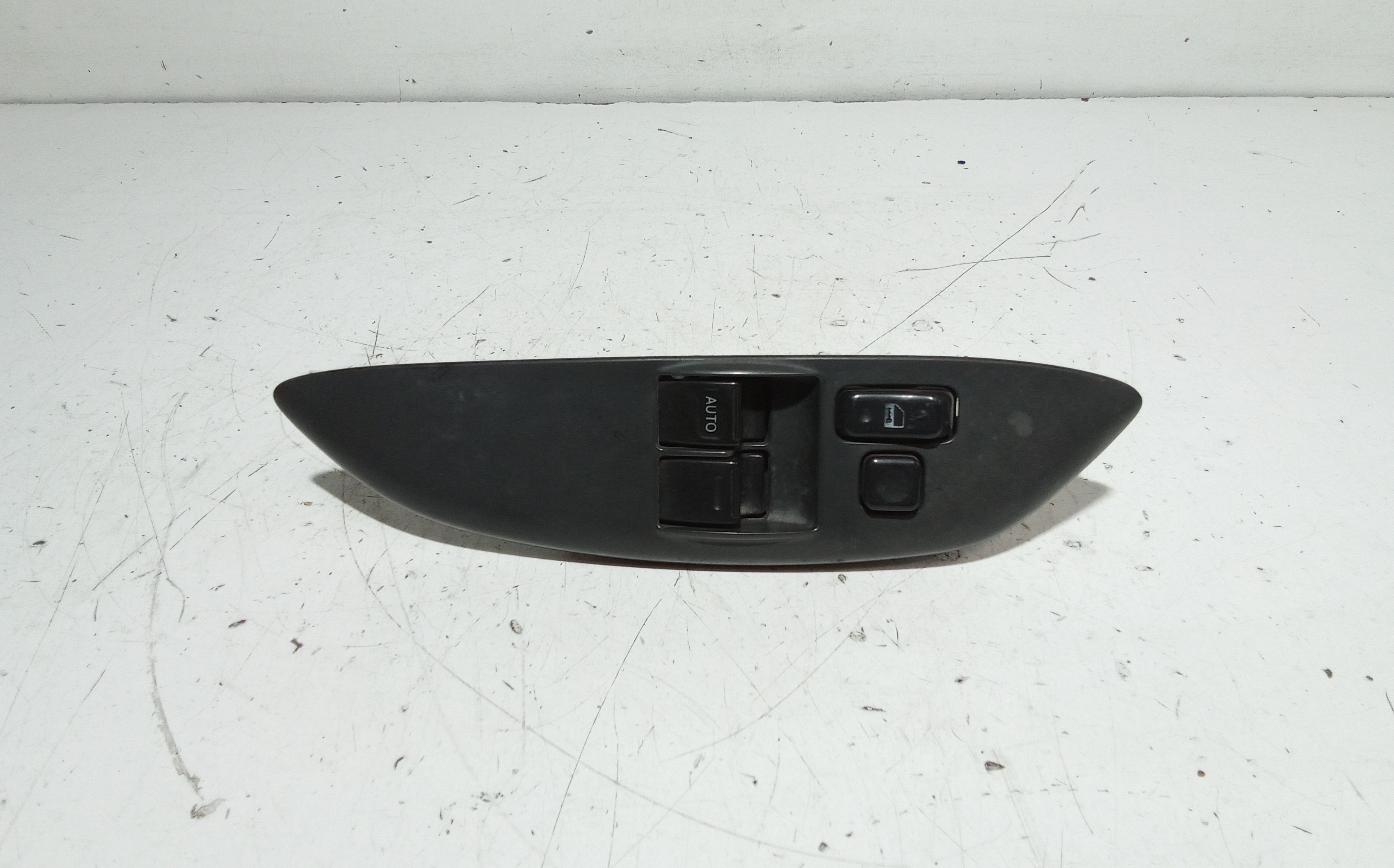 Pulsantiera anteriore sinistra Guida TOYOTA Yaris Serie (03>05)