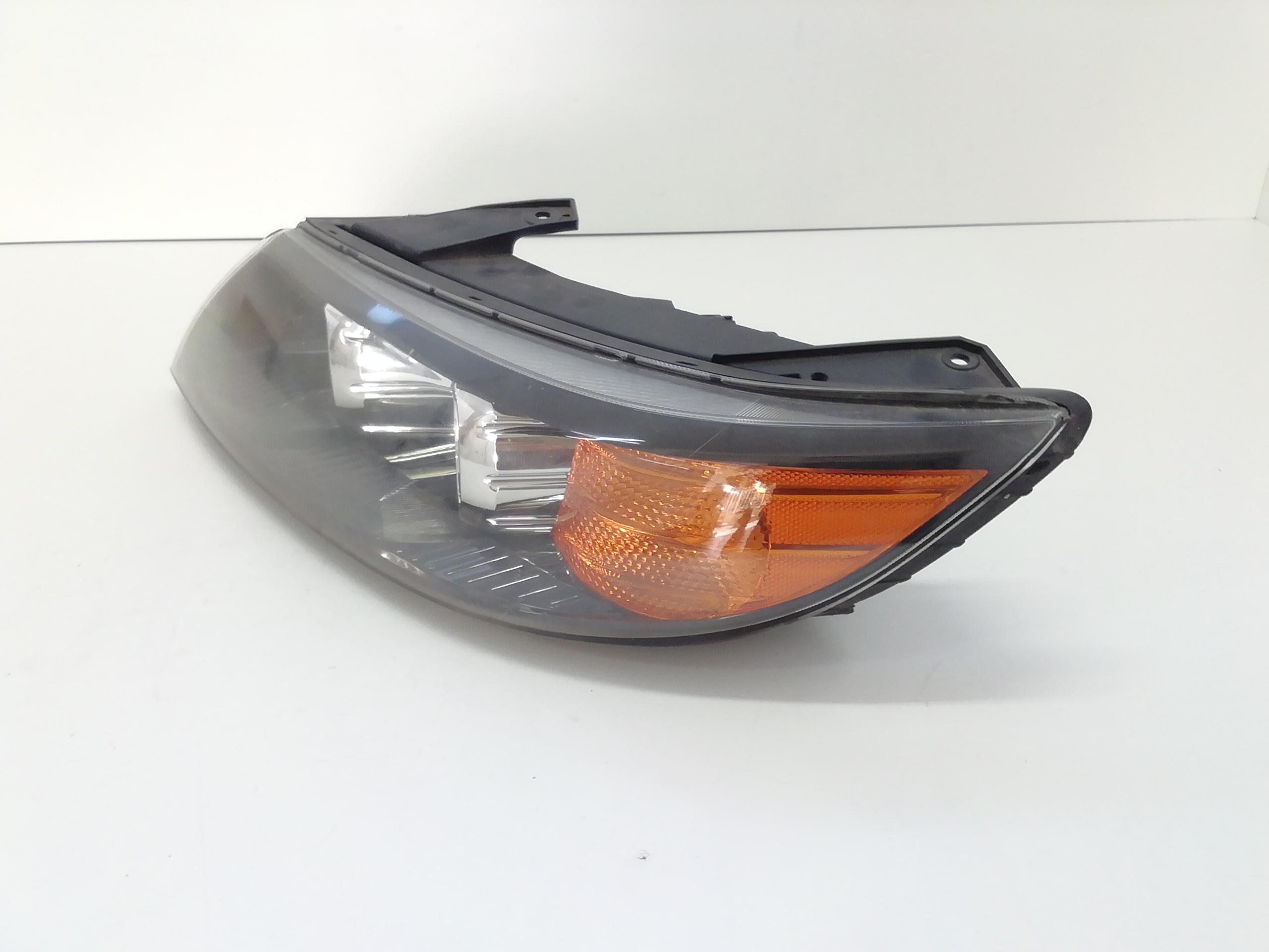 FARO ANTERIORE SINISTRO KIA Sorento 3° Serie 921012P080 (09>)