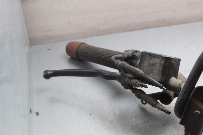 Manopole Per Manubrio Area1 - Stile Premium Per Scooter Beverly 125-500 | Design CNC Nero