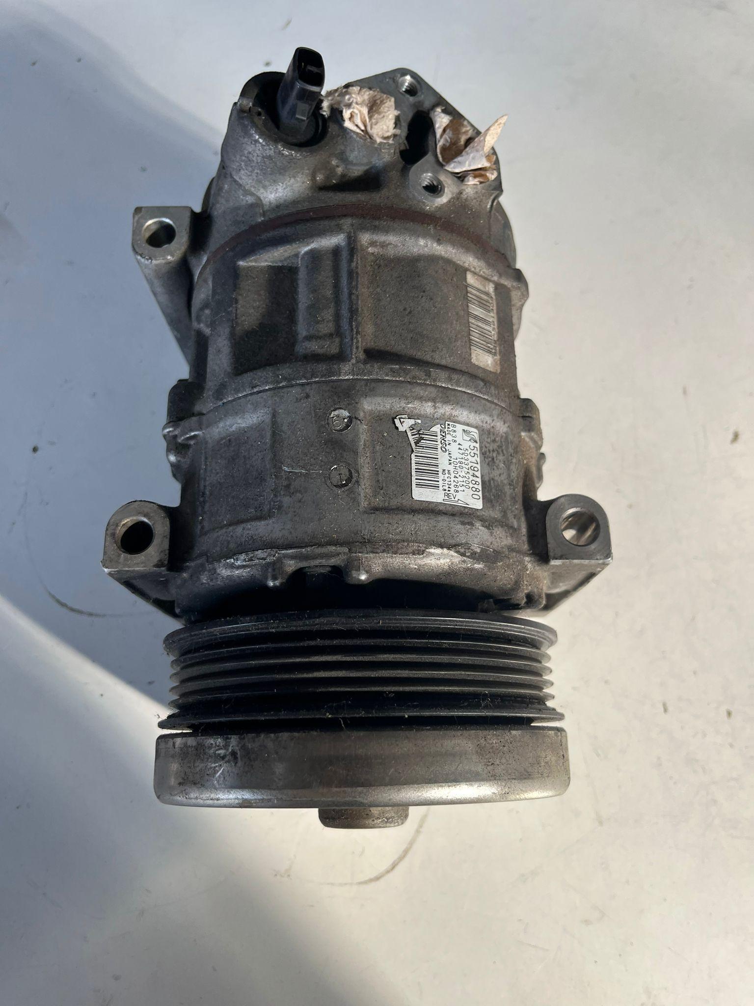 Compresseur De Climatisation Pour Fiat Grande Punto 1.2 - Réf. 55194880 - Occasion