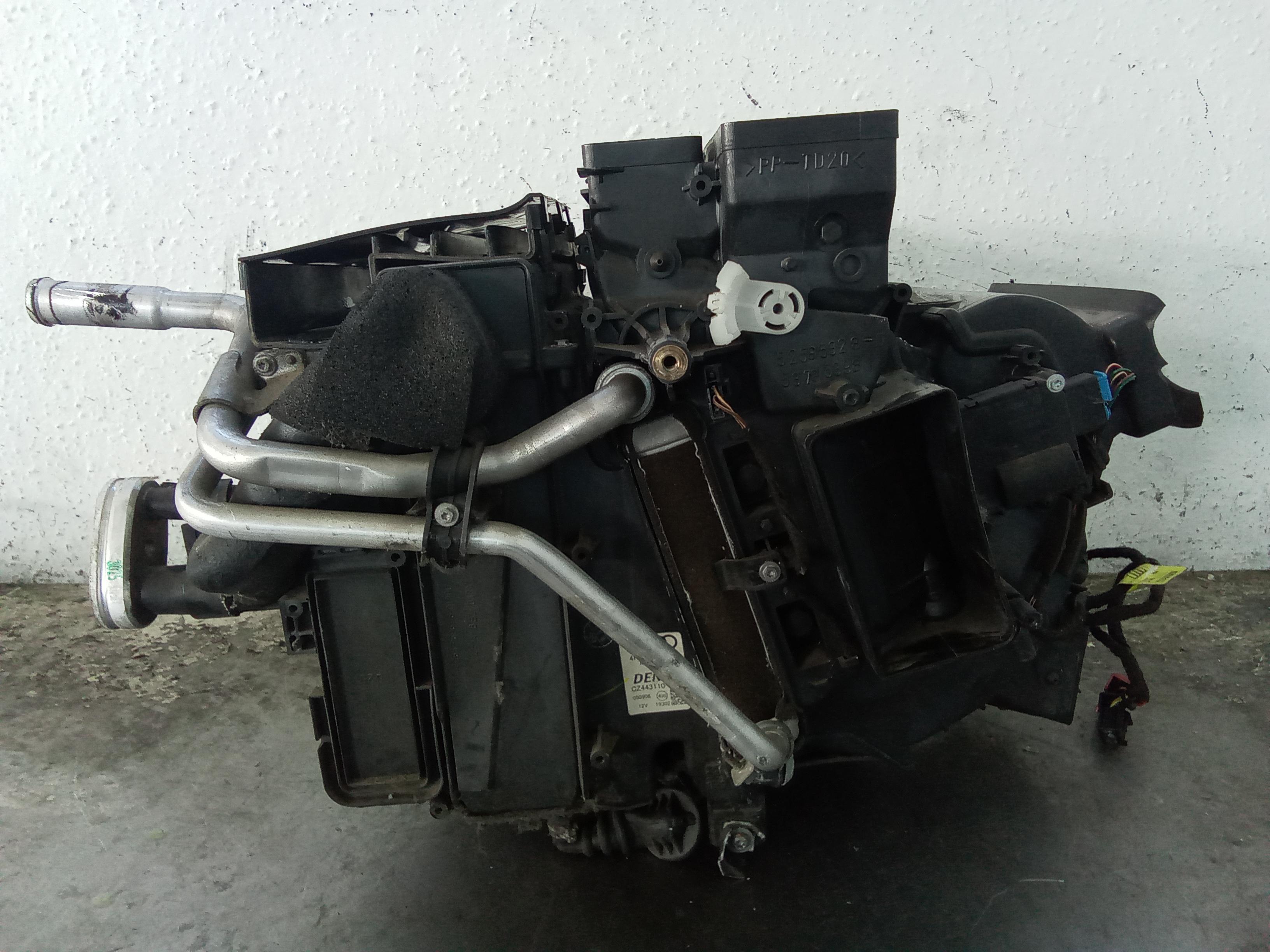 Renfort Pare-chocs Avant AUDI A6 Berline (4F2) 2.4 2004 - Réf 4F0807111 - Occasion