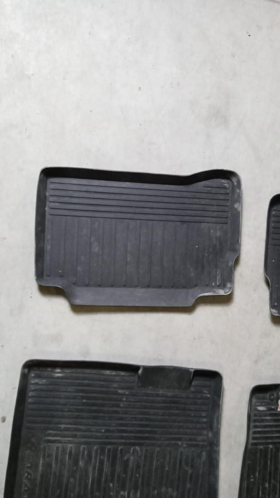 Offerta Set 2 Tappetini Neri Suzuki Vitara 2014-2018 - Qualità Velours