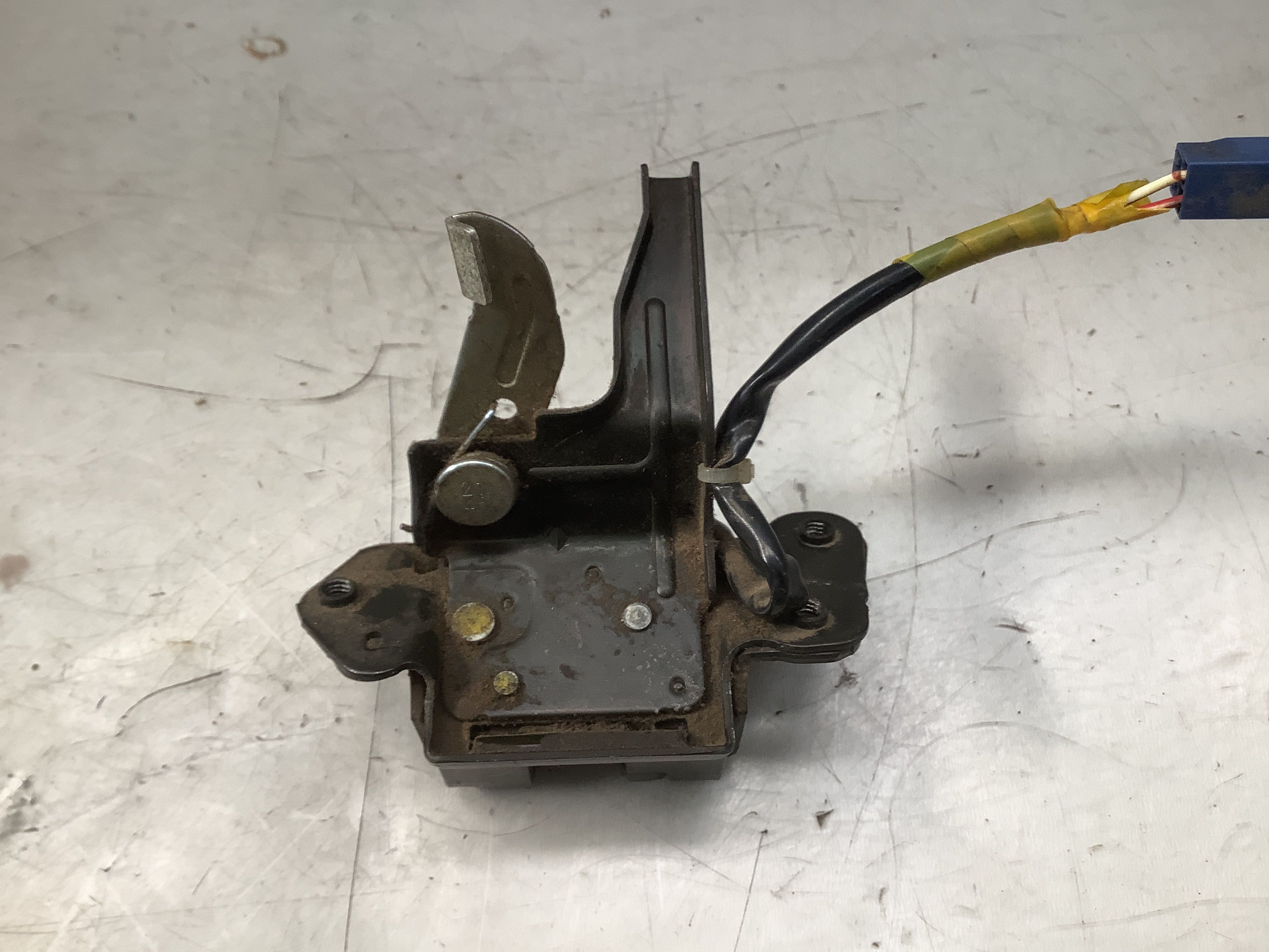 Serratura Portellone Posteriore Toyota Yaris Verso A Un Buon Prezzo Di Qualità Originale