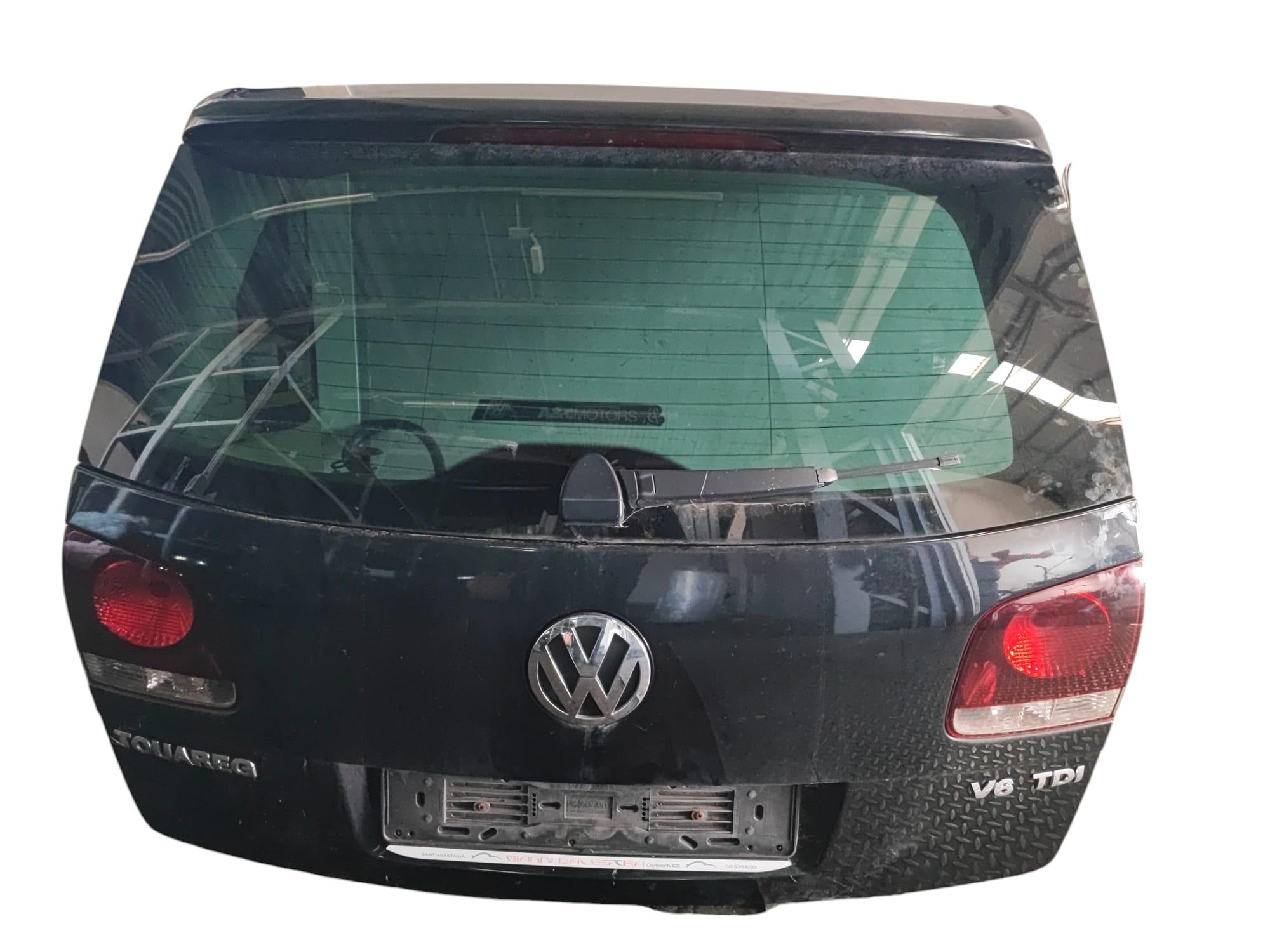 un auto con il portellone