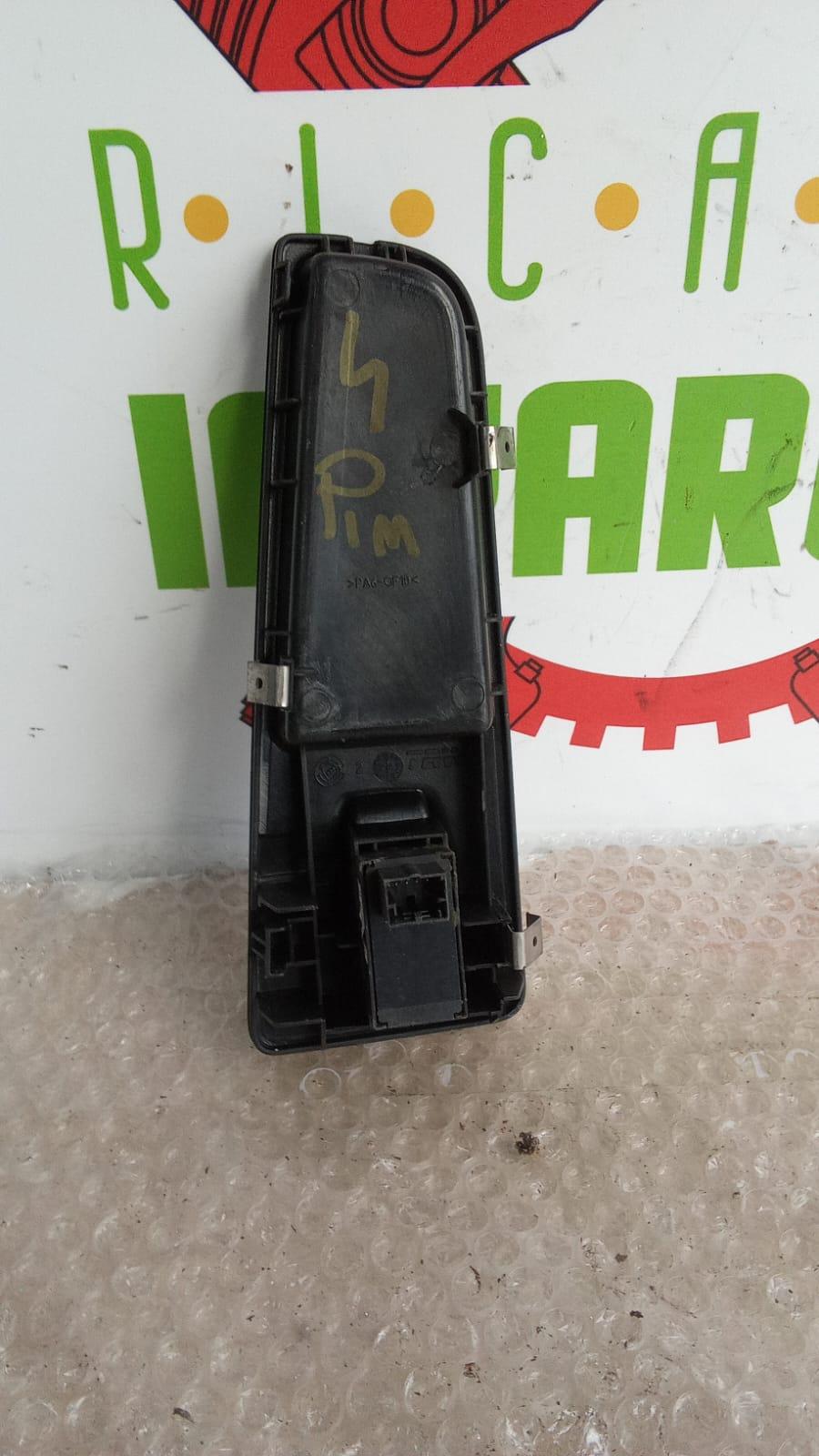 Pulsantiera per FIAT STRADA 2011 - Anteriore Lato Dx e Sx 4 Pin main image 0