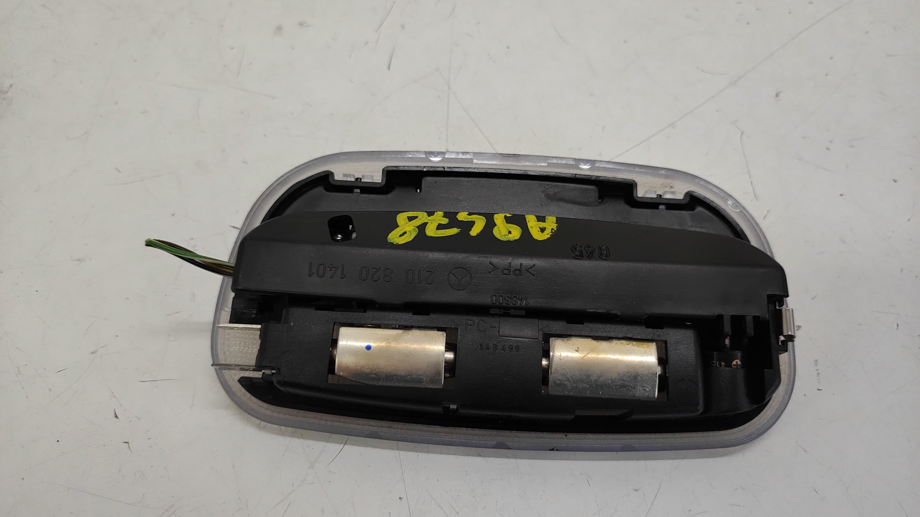 Cache haut-parleur gauche et droit pour Classe Coupé W203 2008-2011