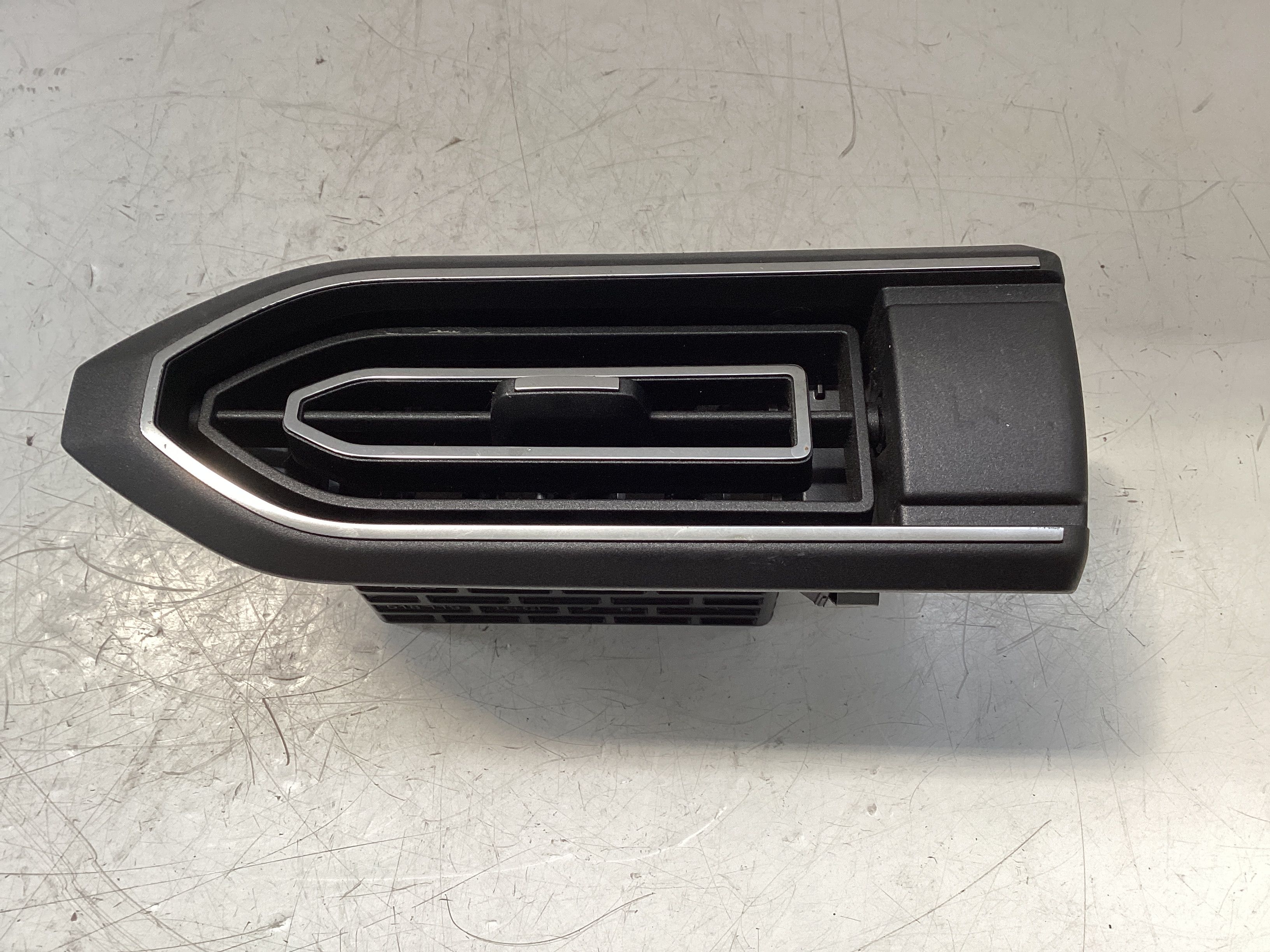 Copertura Bocchetta Aria Per Dacia Duster (2010-2017) – Interno Cruscotto Argento, 8200212480