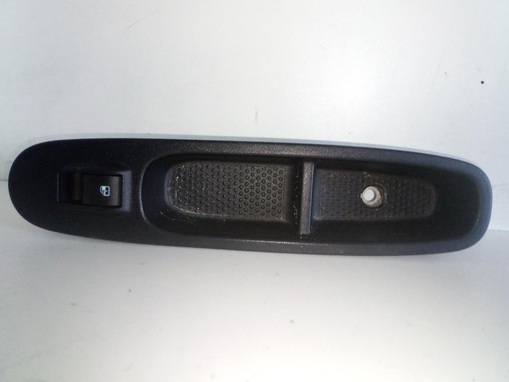 Interruttore Alzacristalli Porta Ant. Destro 73551347 Usato