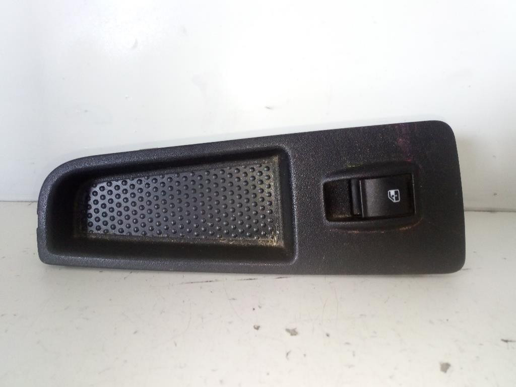 Interruttore Alzacristalli Porta Post. Destro 735541716 Usato