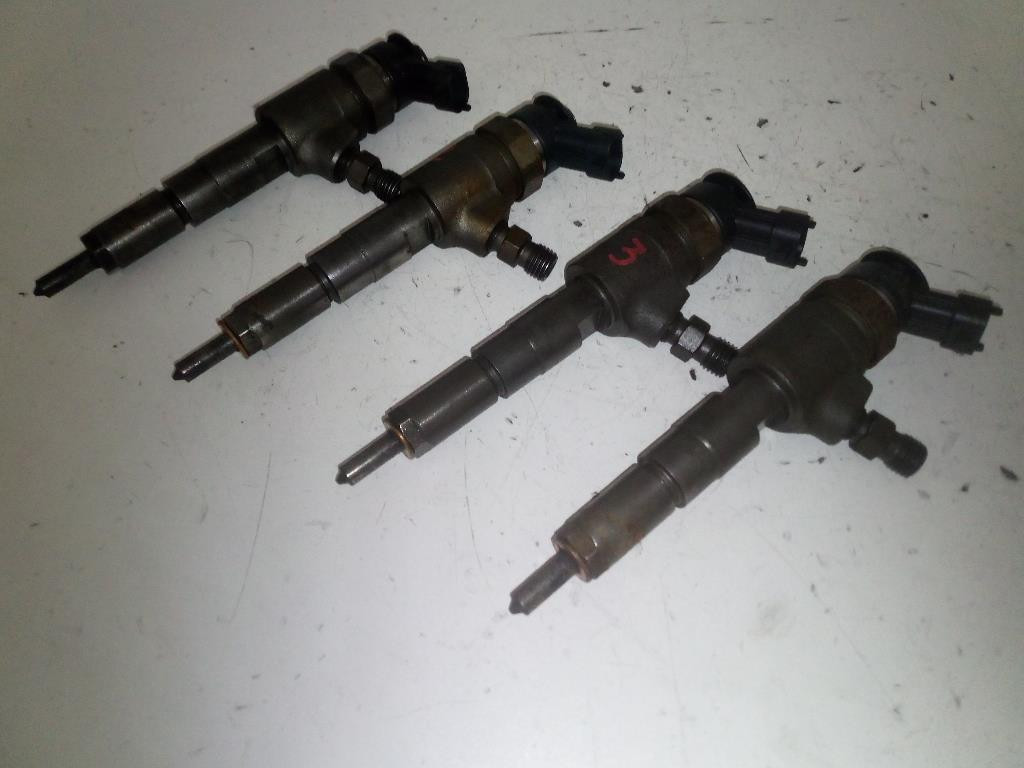 Iniettore 0445110075 Usato