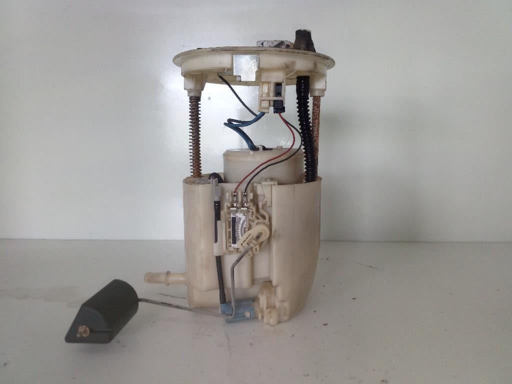 Pompa Carburante 1510071L00 Usato