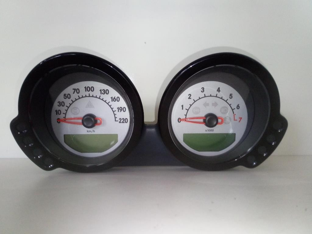 Quadro Strumenti Compl. A4545405911 Usato
