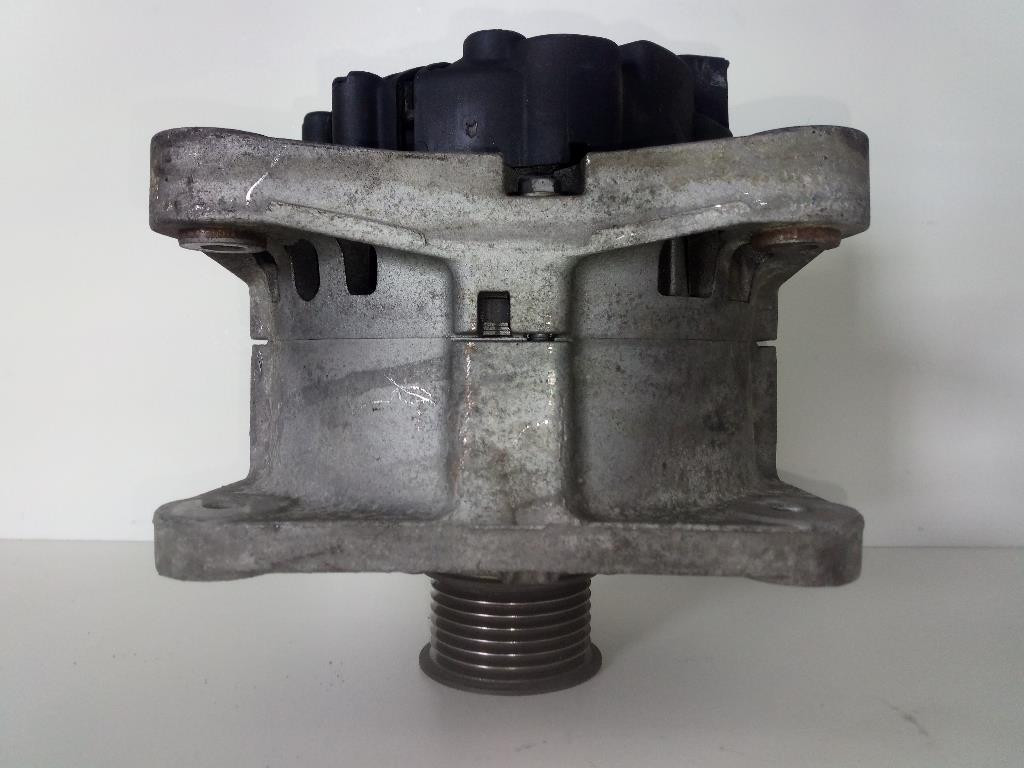 Alternatore 8200290215 Usato