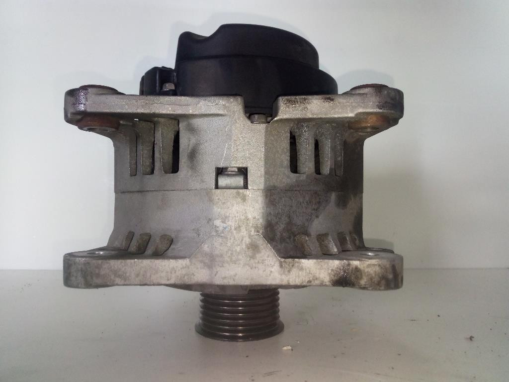 Alternatore 03D903025J Usato