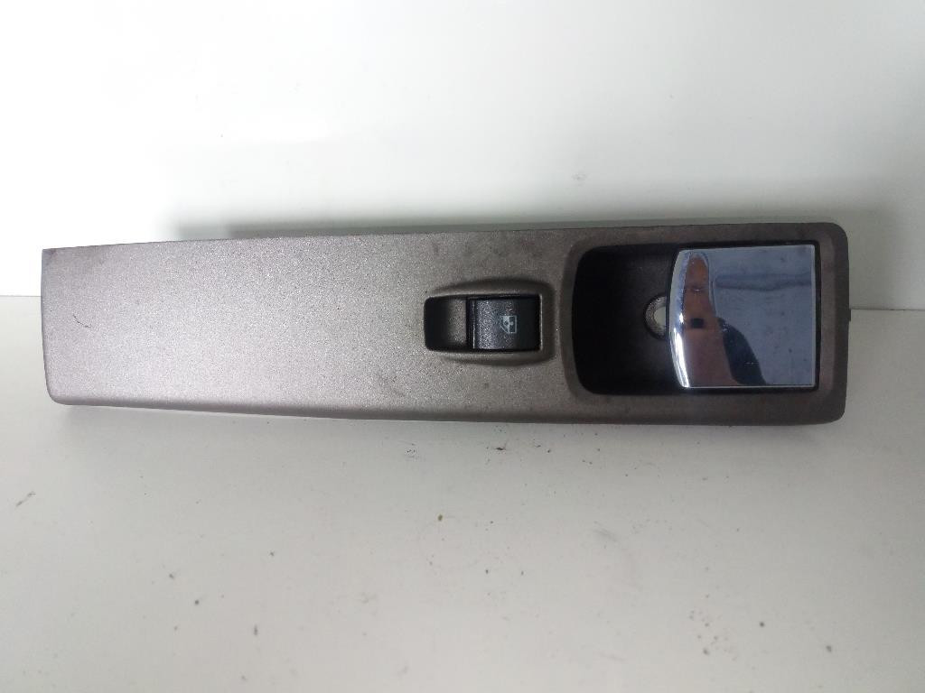 Interruttore Alzacristalli Porta Ant. Destro 735386364 Usato