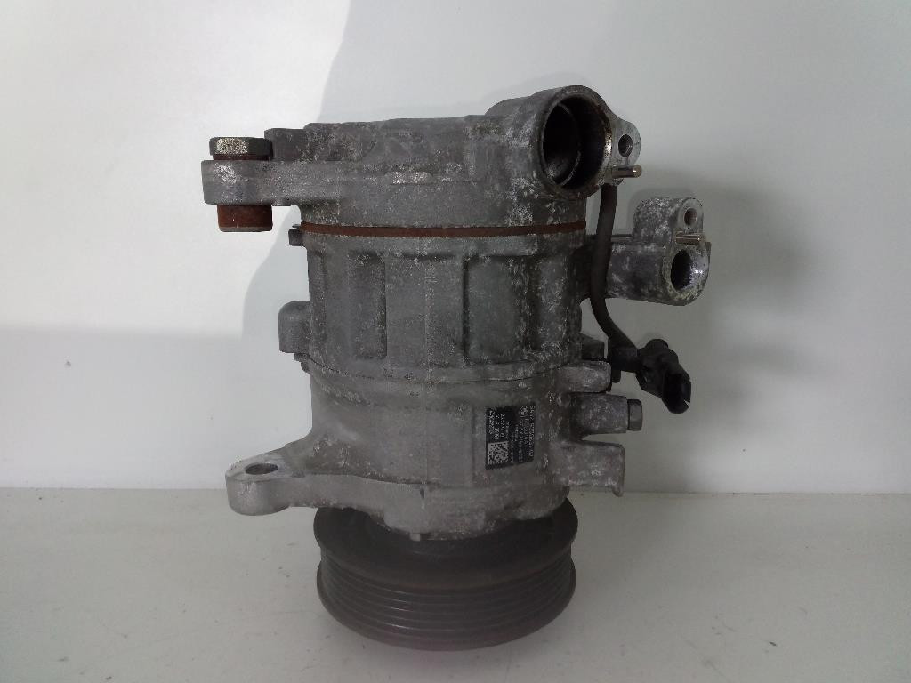 Compressore A/c 64529330831 Usato