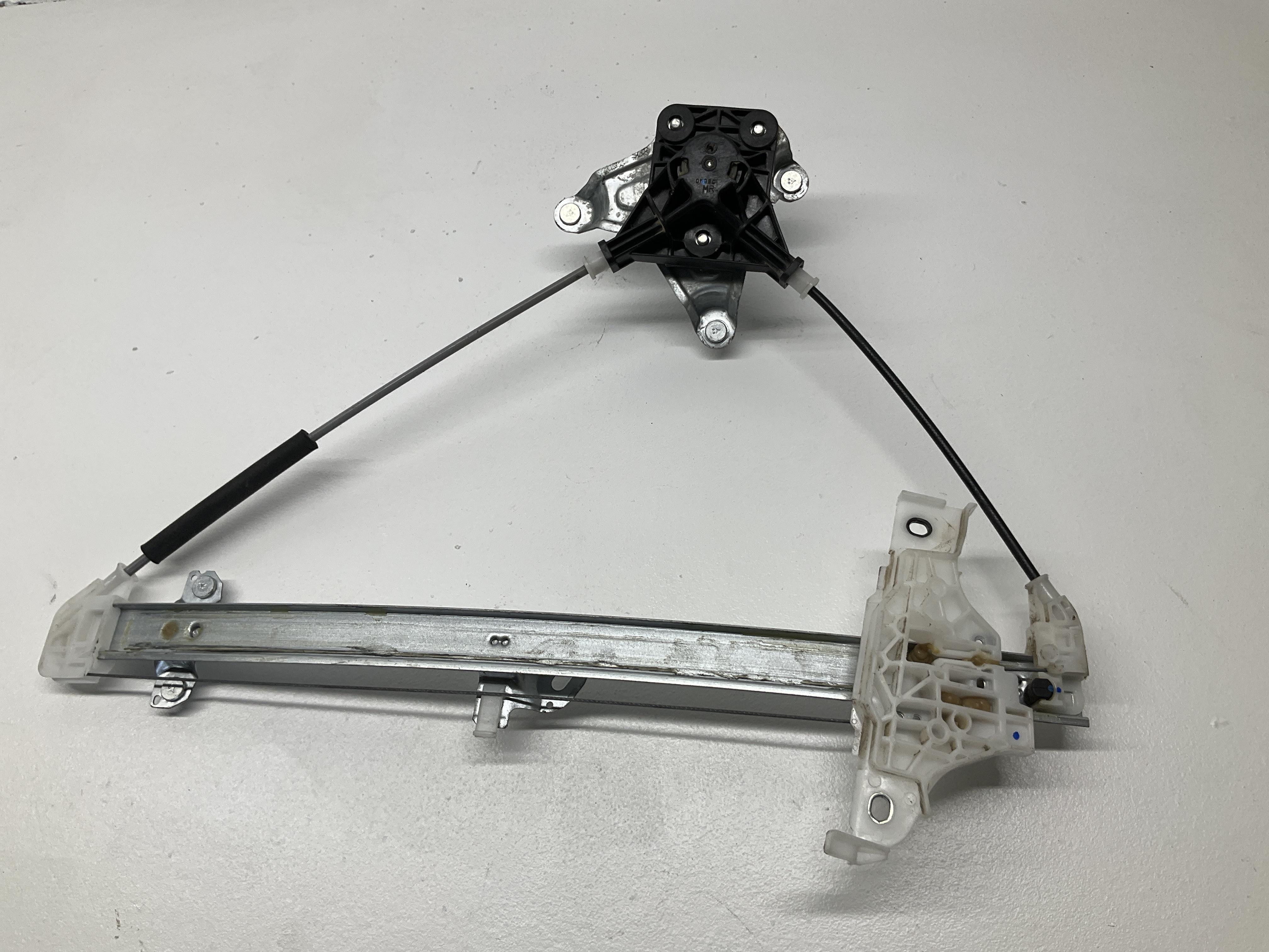 Attuatore Serratura Posteriore Destra Per Toyota Yaris I (P1) 99-05 - Ricambio OE 69130-52010
