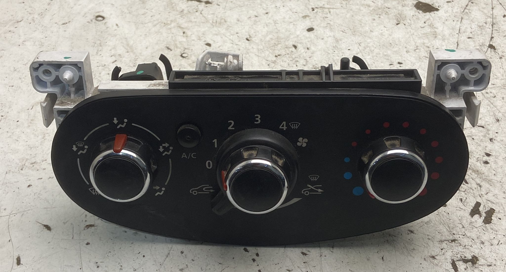 Comandi Delta Controls DAC-606 (DAC606) Usati