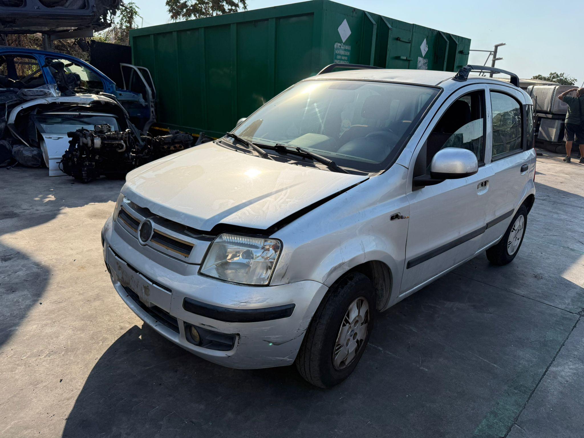 RICAMBI USATI AUTO FIAT Panda 2 Serie 188 A4 000 Bifuel Metano 1200 ricambi-usati-auto-fiat-panda-2-serie-188-a4-000-bifuel-metano-1200