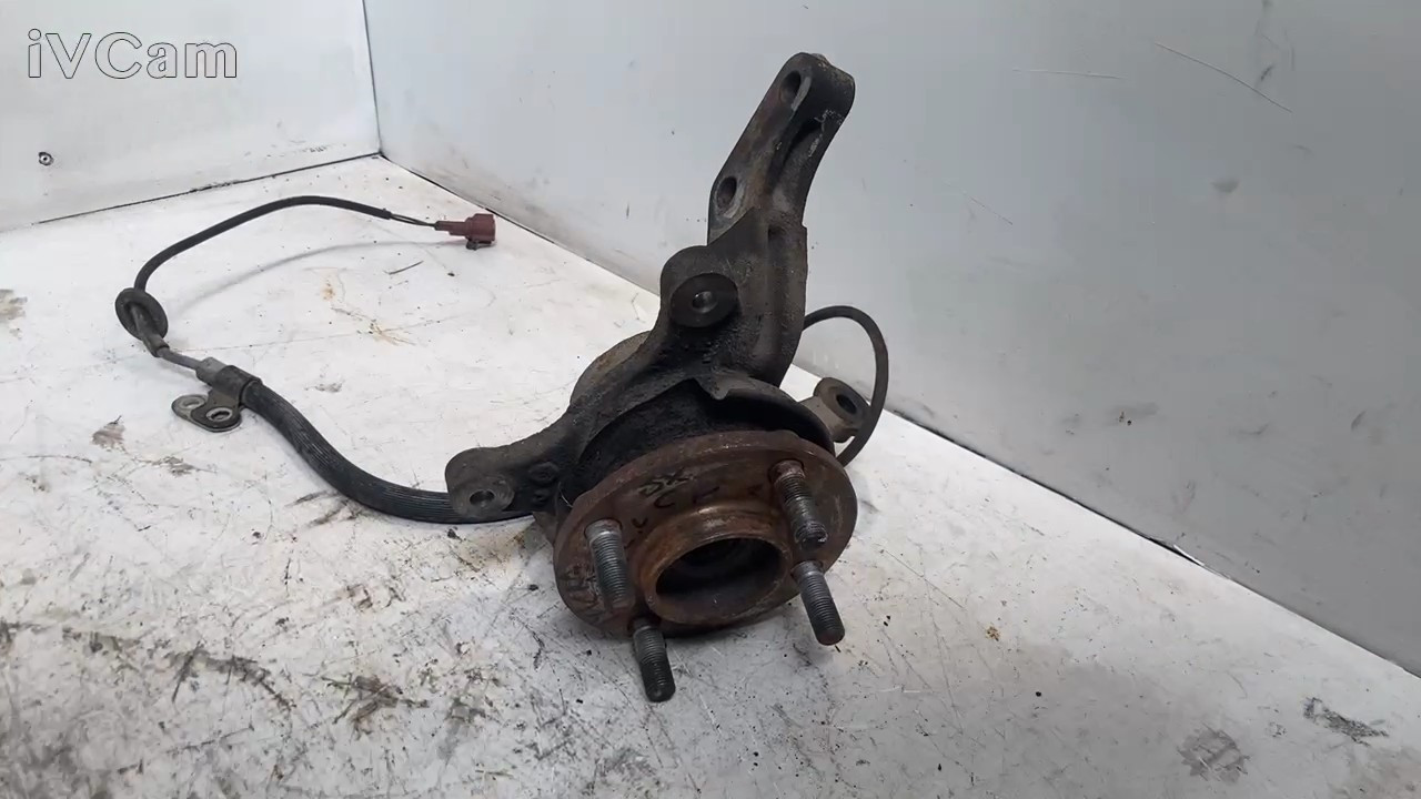 Mozzo Ant. Sinistro (Nissan) 402024F100 Usato