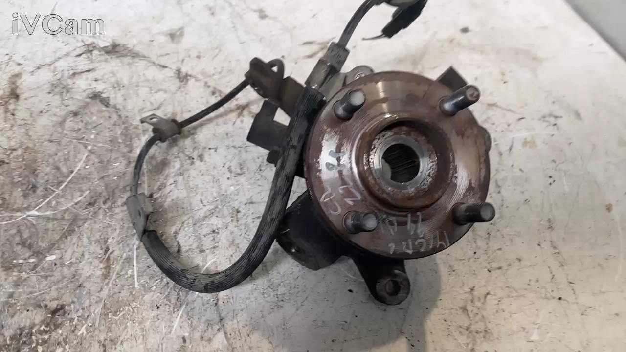 Mozzo Ant. Destro (Nissan) 402024F100 Usato