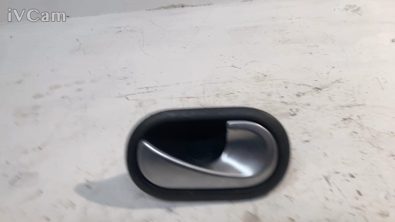 Maniglia Int. Apertura Porta Ant. Destro (Renault) 8200028486 Usato