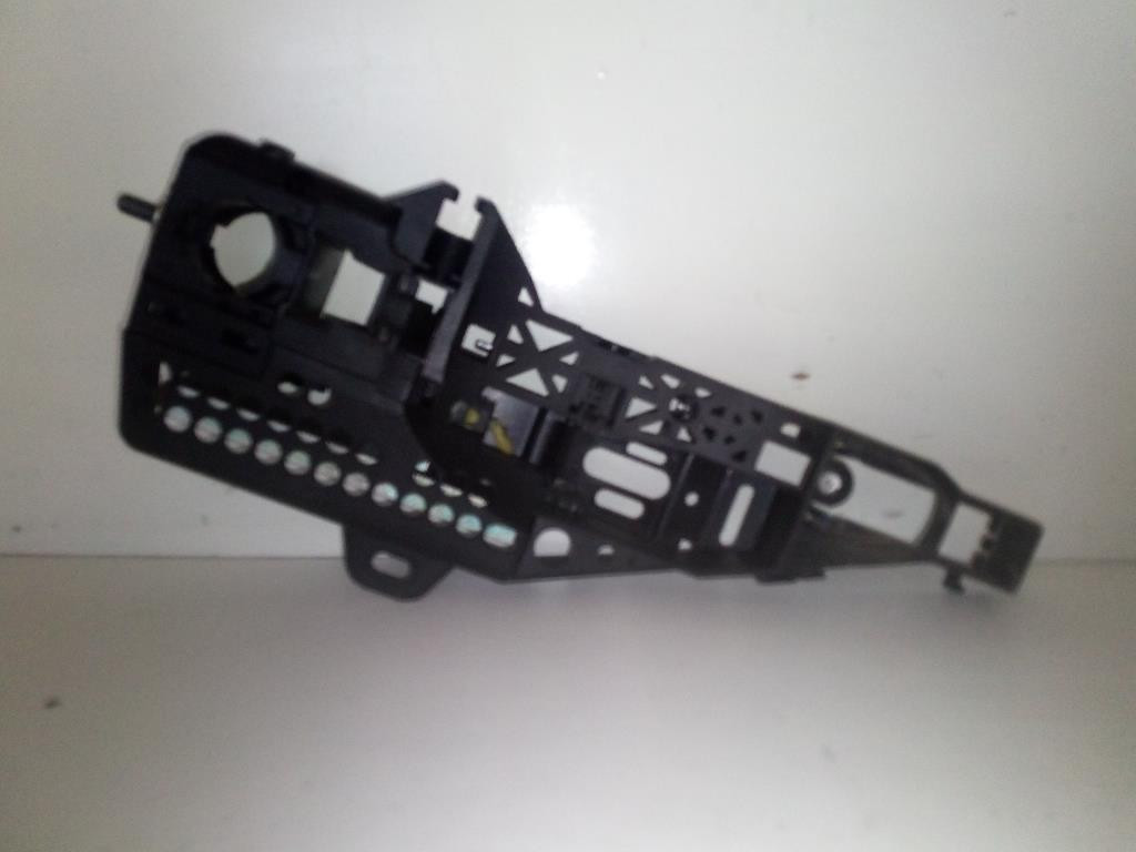 Supporto Maniglia Est. Porta Ant. Destro 806060204R Usato