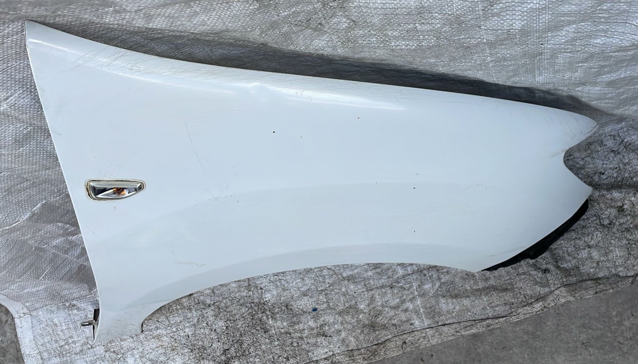 Parafango Anteriore Destro L04832 - Completo Di Foro Per Indicatore Di Direzione, Lamiera Trattata