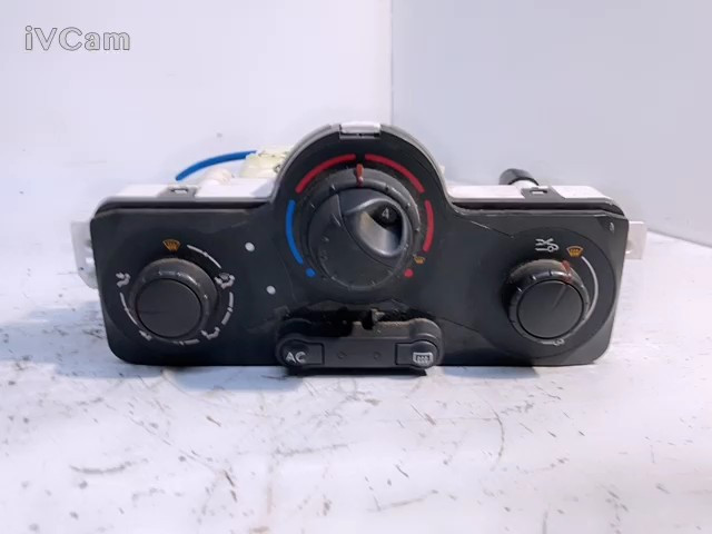 Blocco Comando Climatizzazione (Renault) 7701070472 Usato