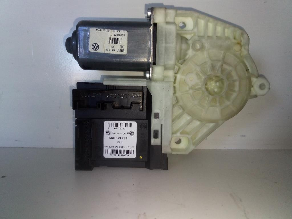 Motorino Alzacristallo Porta Ant. Sinistro 5K0959793 5K0959701D Usato