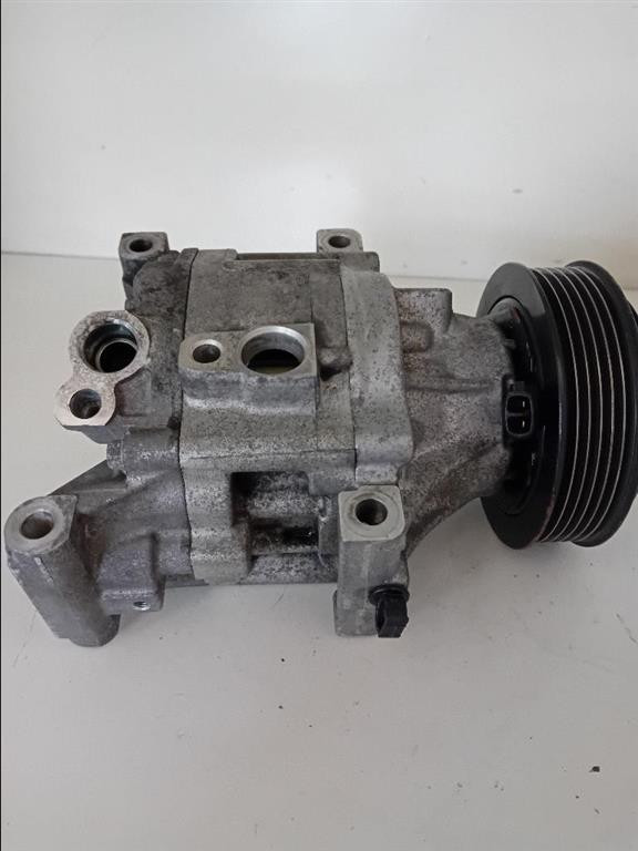 Compressore A/c 5A7975600 Usato