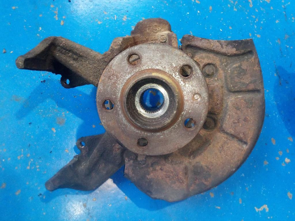 Mozzo Ant. Sinistro 1J0407255AG Usato