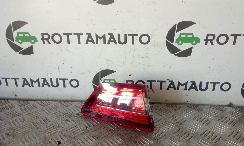 fanale stop supplementare sinistro - Immagine 1 di 3