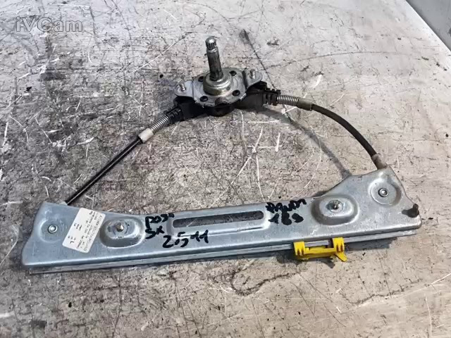 Alzavetro Manuale Post Sx (Fiat) 46803654 Usato