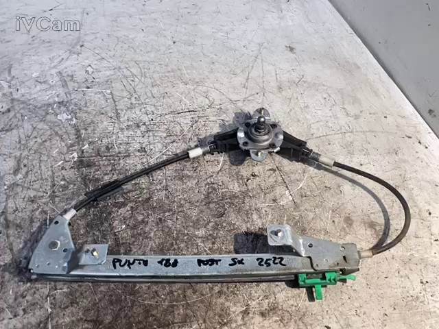 Alzavetro Manuale Post Sx (Fiat) 46536308 Usato