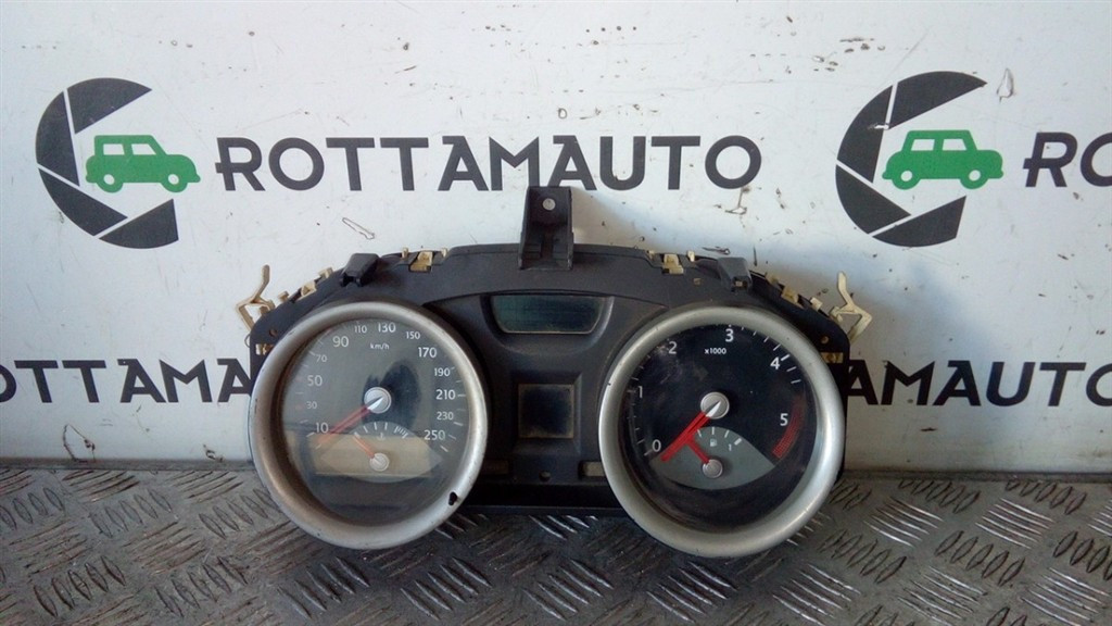 Quadro Strumenti Compl. 8200399700 a Usato