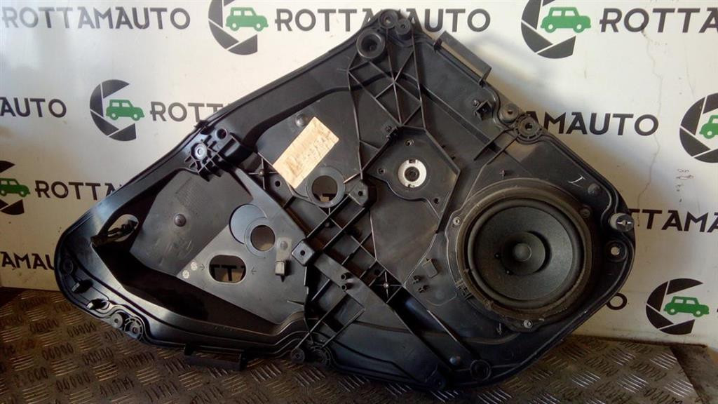 Alzacristallo Elettr. Porta Post. Destro 8A61A045H23AG Usato