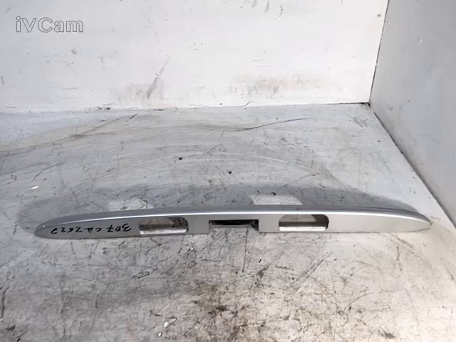 Maniglia Cofano Post. (Peugeot) 8726P2 Usato