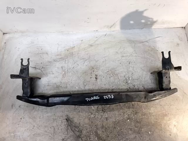 Traversa Paraurti Ant. (Volkswagen) 7L0807109E Usato