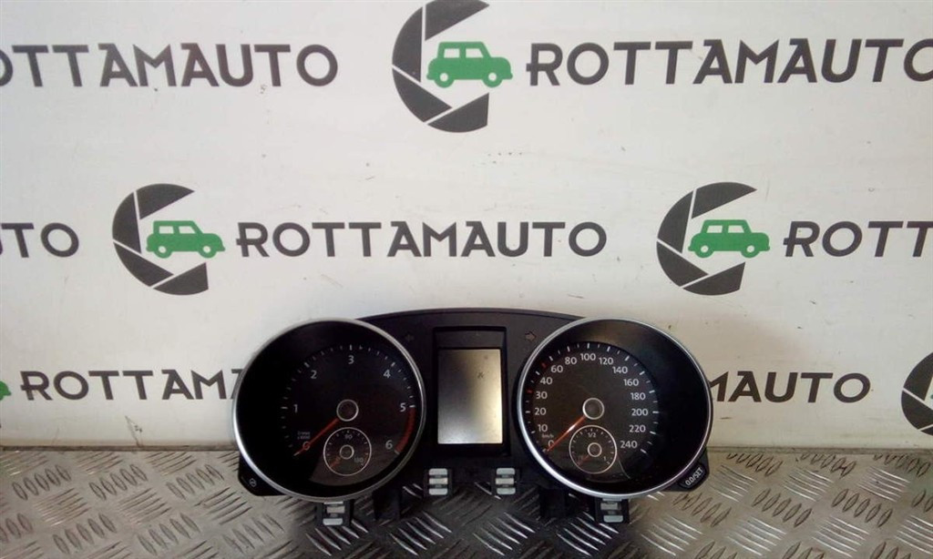 Quadro Strumenti Compl. 5K0920870E Usato