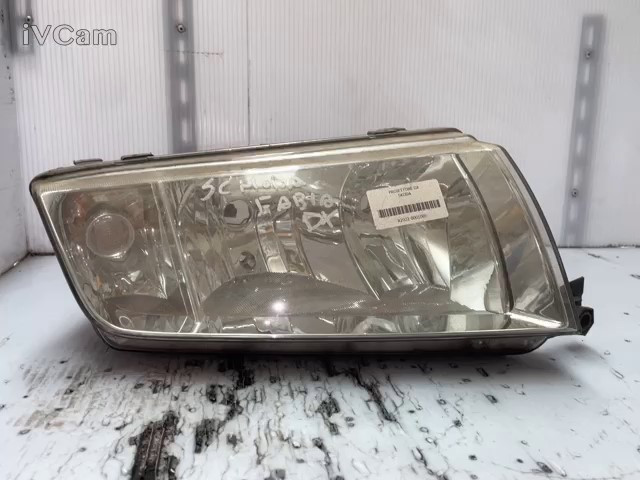 Proiettore Destro (Skoda) 246366 Usato