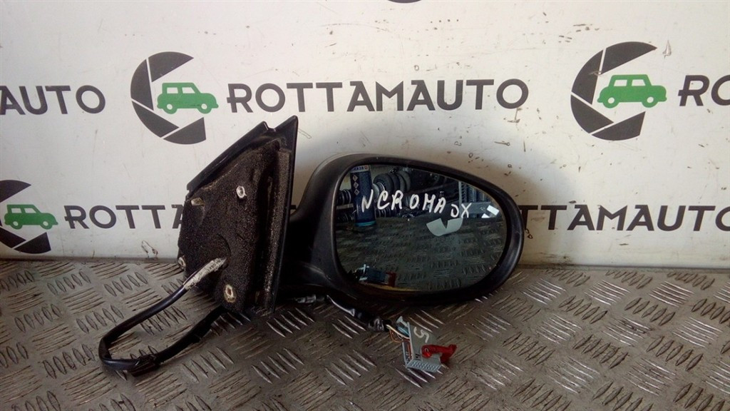 Retrovisore Est. Destro Usato