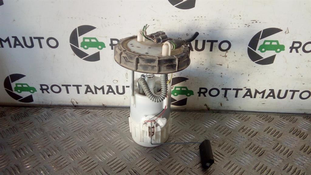 Pompa Carburante 172025758R Usato