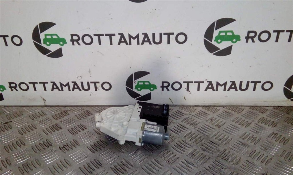 Motorino Alzacristallo Porta Ant. Destro 5N0959702G Usato