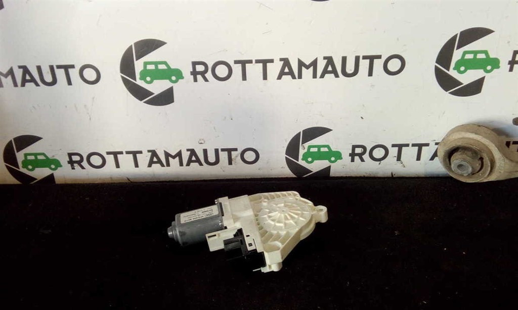 Motorino Alzacristallo Porta Ant. Sinistro 4F0959801d Usato