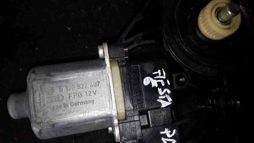 Motorino Alzacristallo Porta Post. Destro 0130822407 Usato